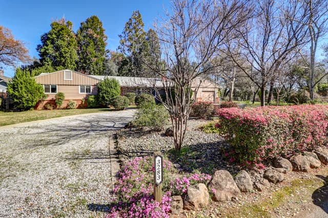 3283 Middleton Lane