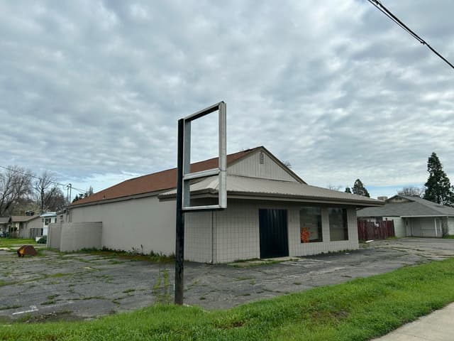6271 Eastside Road