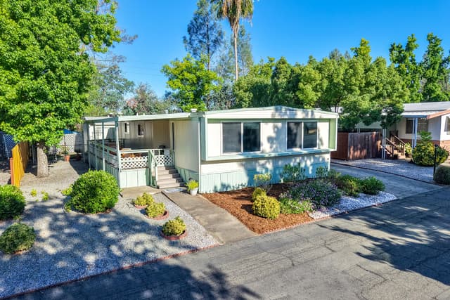 1221 Cypress Avenue