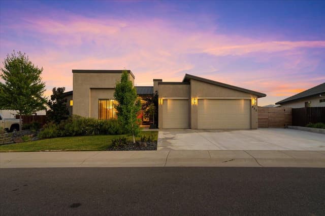 922 Katmai Place