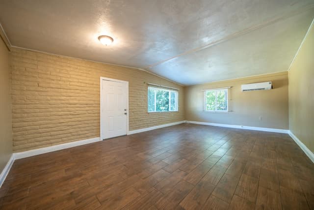 6151 Emerald Lane