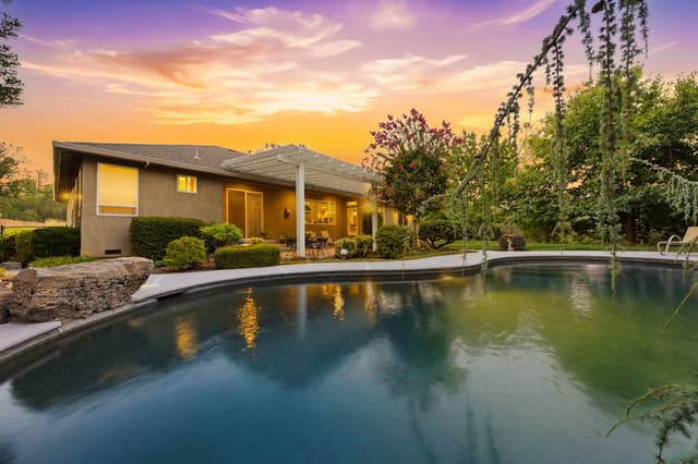15553 Mountain Shadows Drive