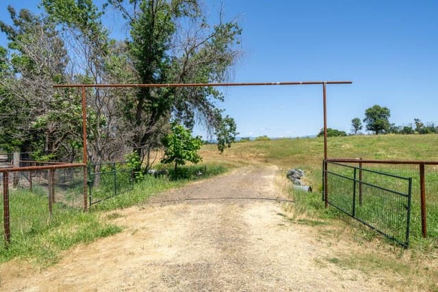 Deschutes Road