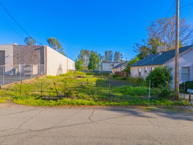 1424 Spruce Street