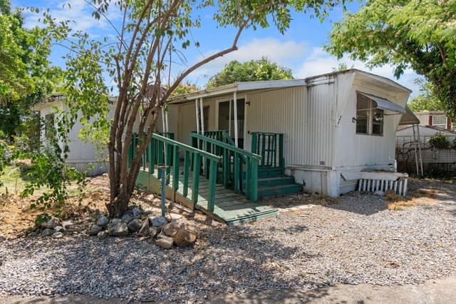 2200 Jewell
