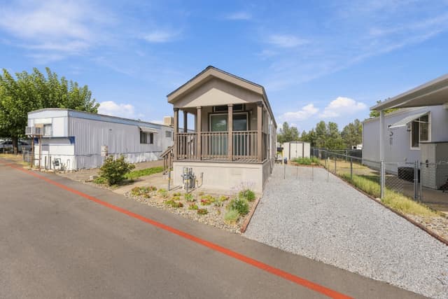 481 Twin View Boulevard
