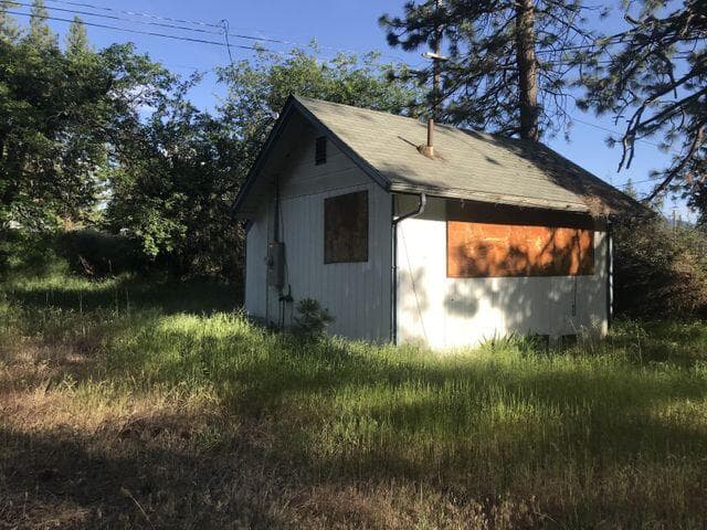 21619 Vallejo Street
