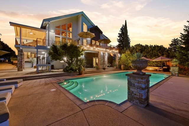 881 Sunkist Court