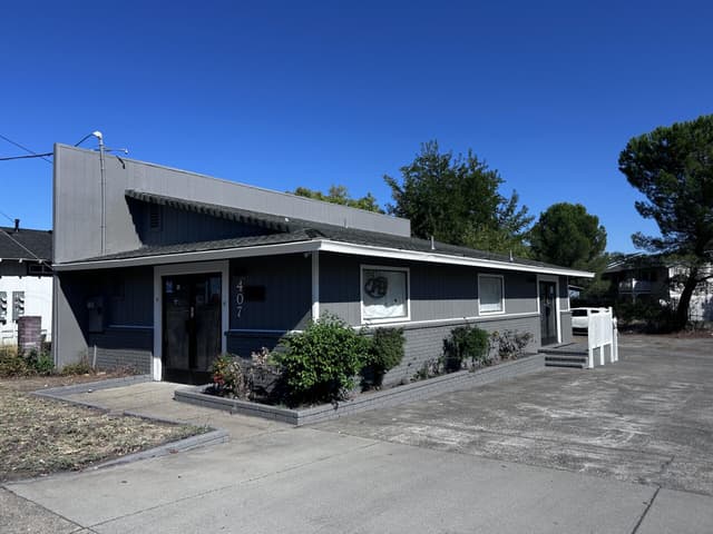 407 Lake Boulevard