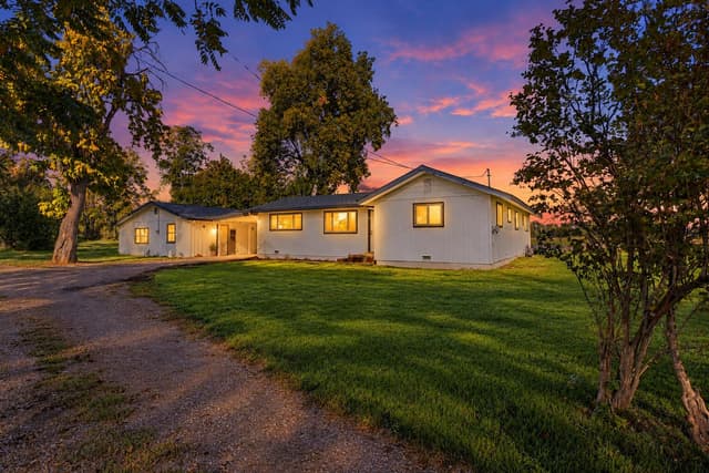 19002 Niles Lane