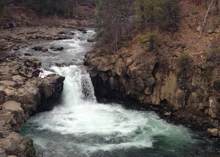 Lower Falls cascade